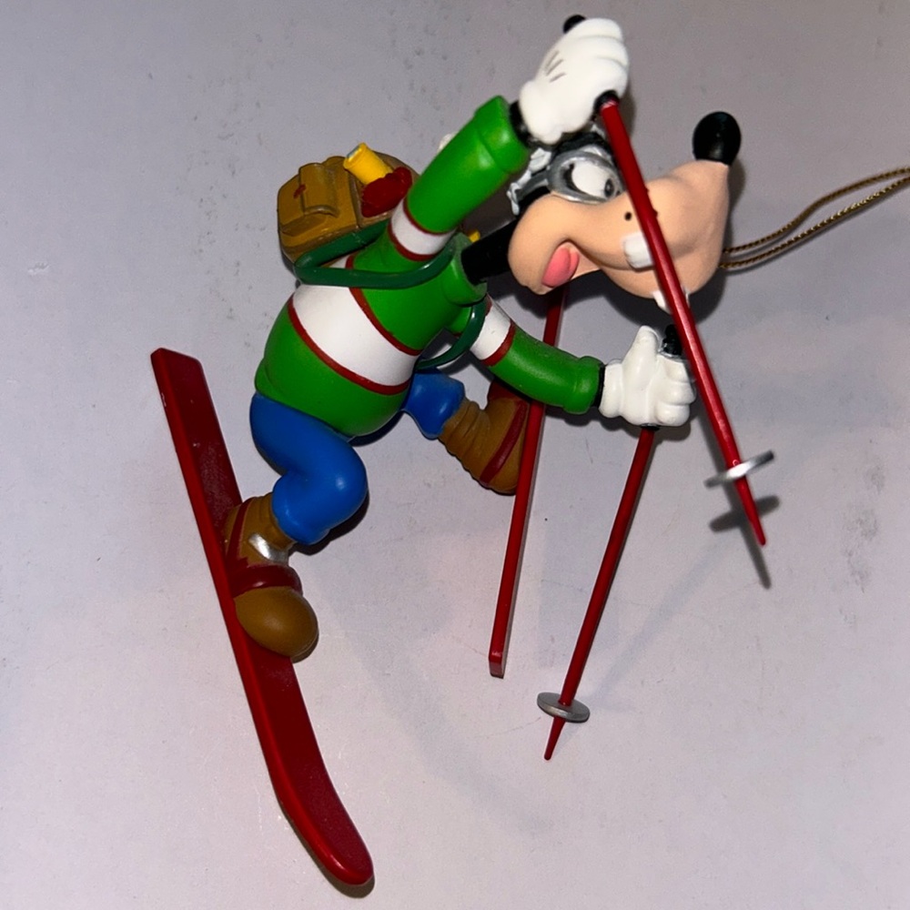 Disney Goofy skiing ornament